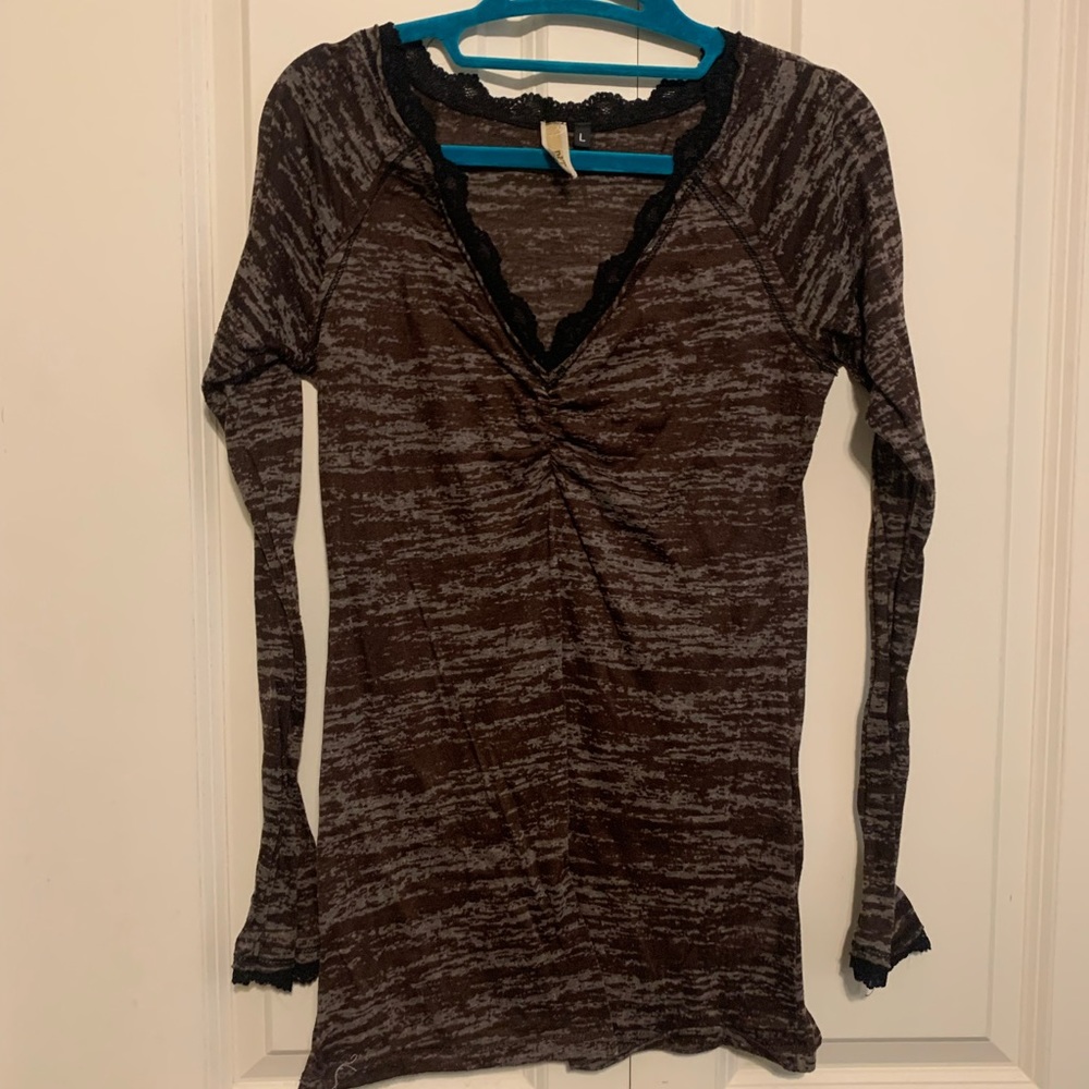 Women’s BKE Long Sleeve Top Size L